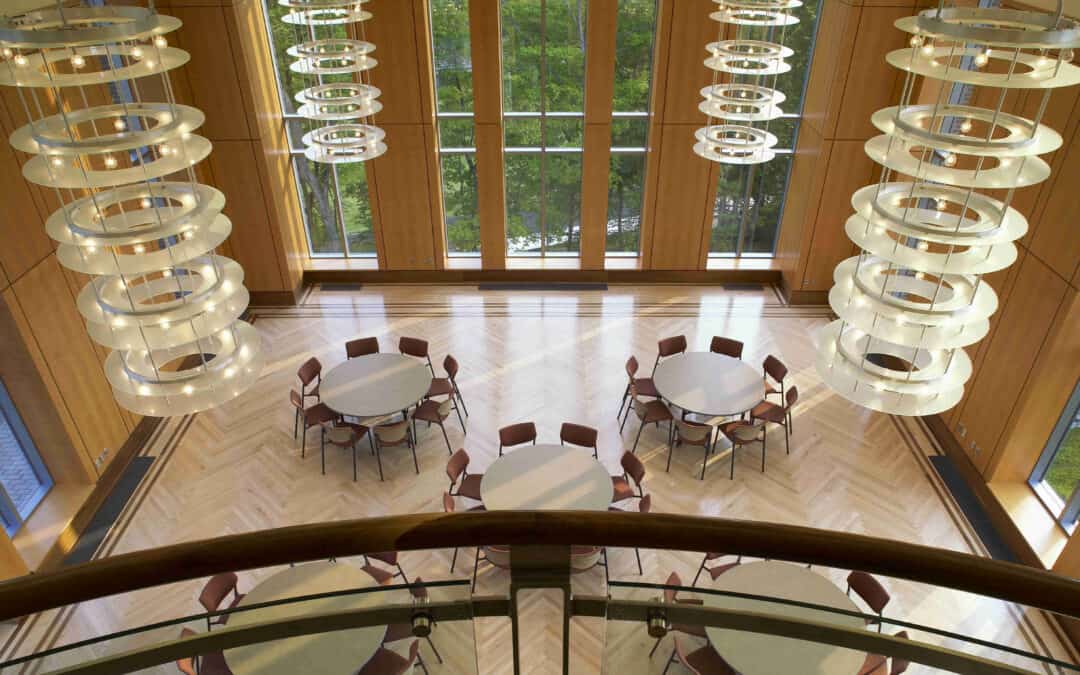 Benefits of Custom Wood Features In Commercial Business Designs